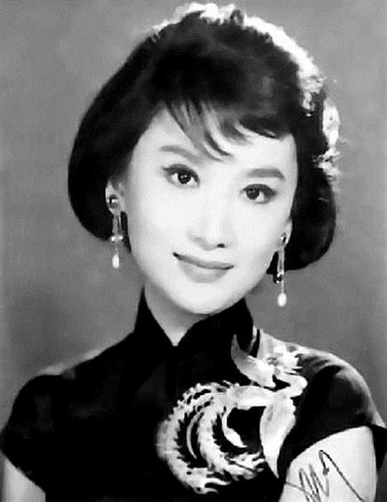 金庸梦中情人现身：年近82岁 小龙女原型(图)
