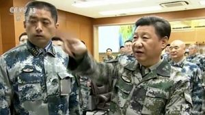 習近平上周穿迷彩服親往西山腹中的軍委指揮中心指點"聯合作戰"