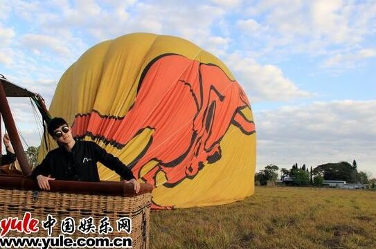 张睿澳洲之旅凌晨逐日 乘热气球浪漫升空